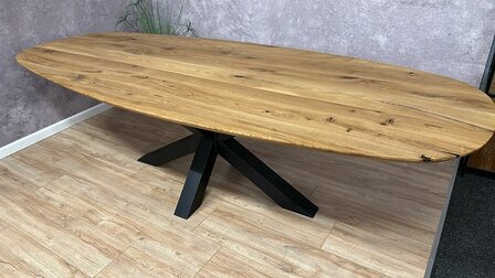 TI.301 | 300x120 cm | Eiche Oval